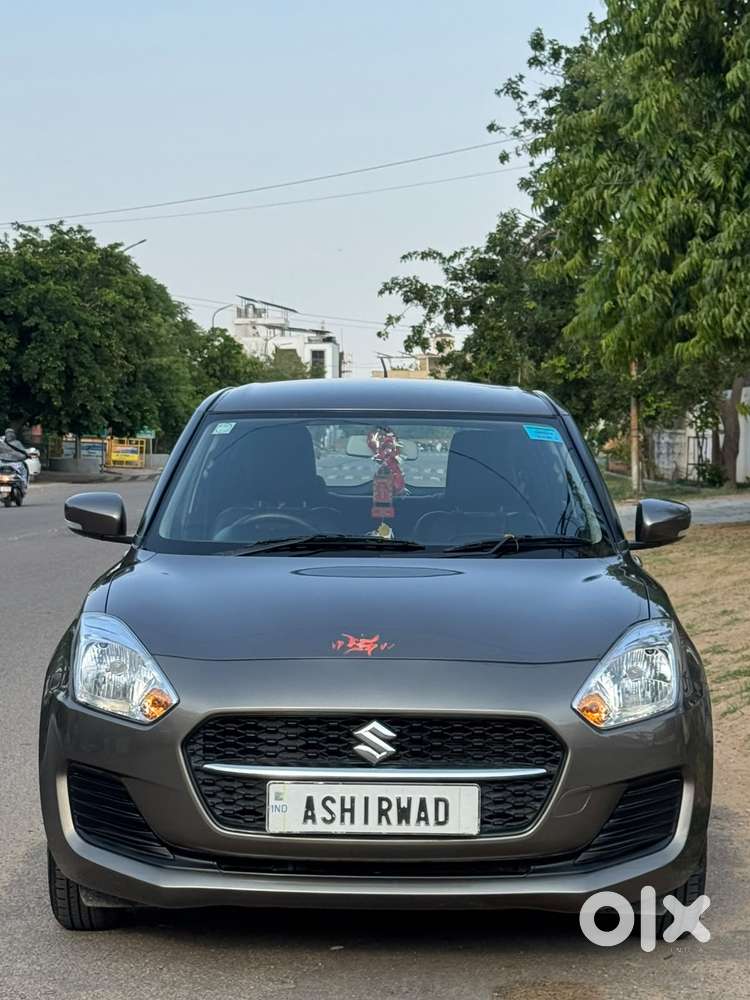 Maruti Suzuki Swift Vxi + Manual, 2024, Petrol