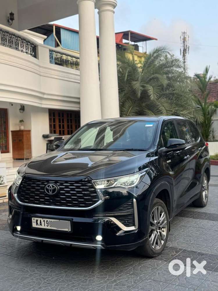 Toyota Innova Hycross 2023 Petrol Good Condition