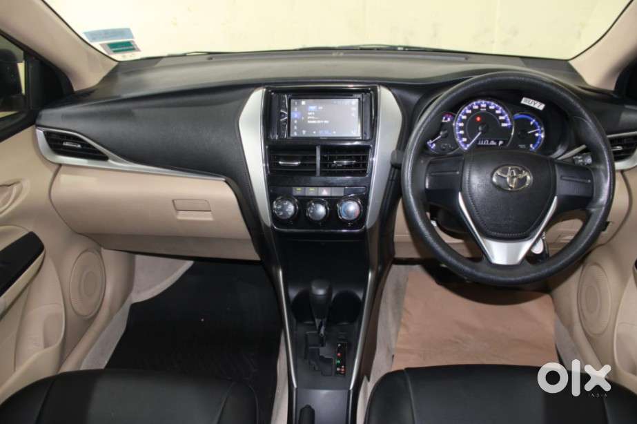 Toyota Yaris J Cvt, 2020, Petrol