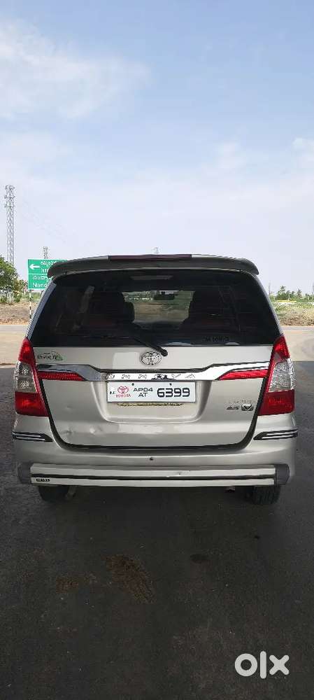 Toyota Innova 2.5 V 2013 Ending 14 Registration