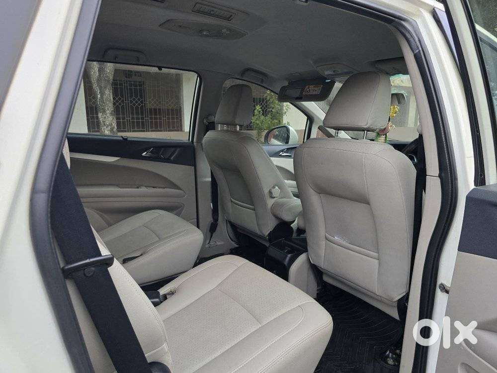Mahindra Marazzo M8, 2019, Diesel