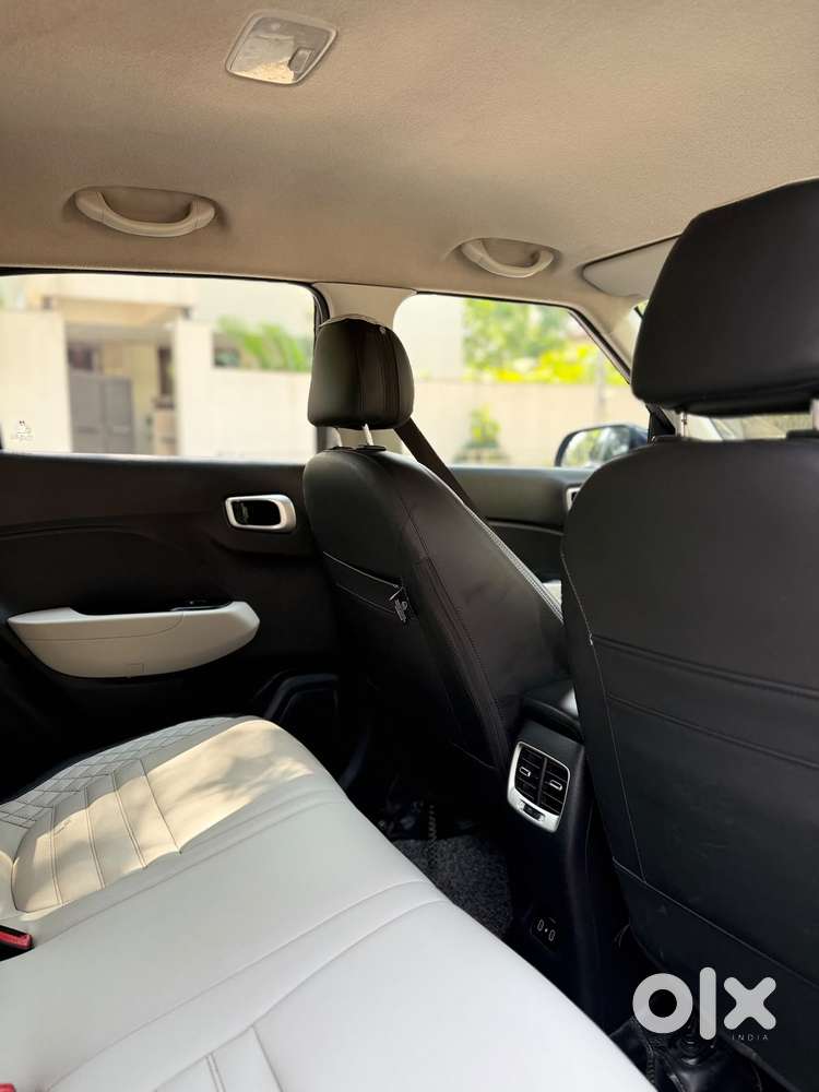 Hyundai Venue 1.2 S (o), 2022, Petrol