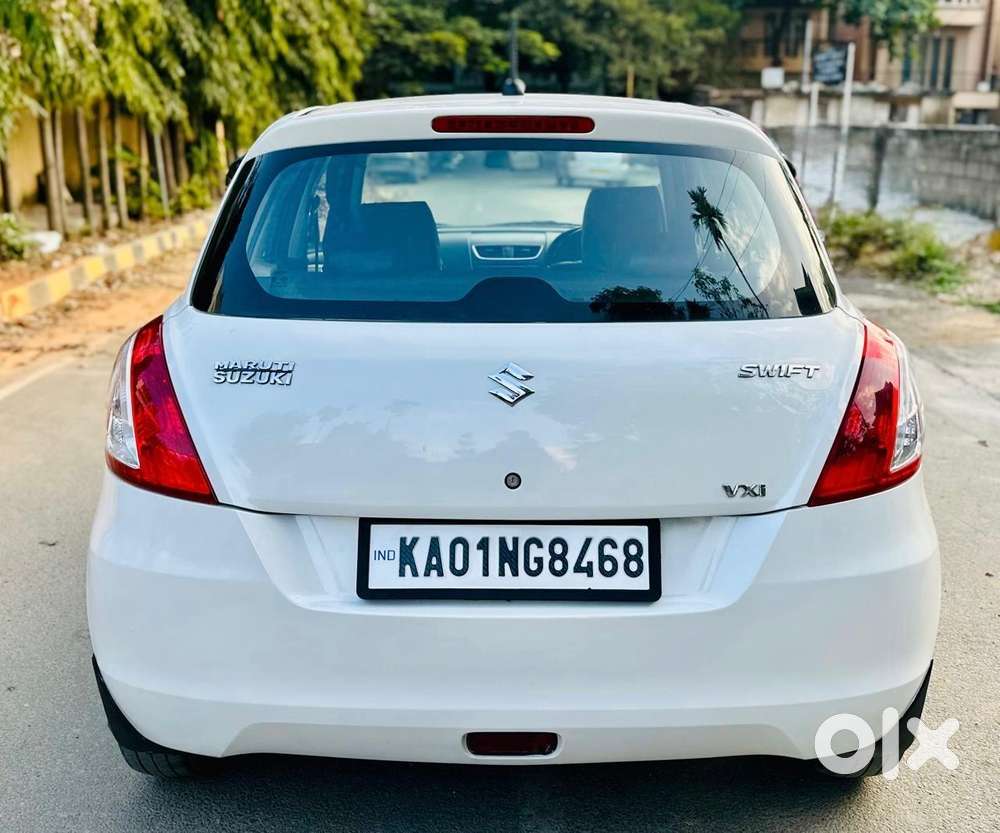 Maruti Suzuki Swift Vxi + Manual, 2012, Petrol