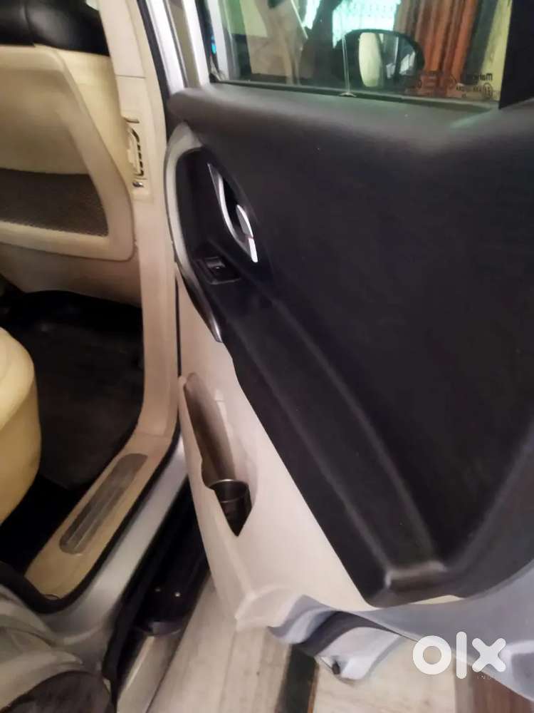 Mahindra Xuv500 2017 Diesel 37000 Km Driven