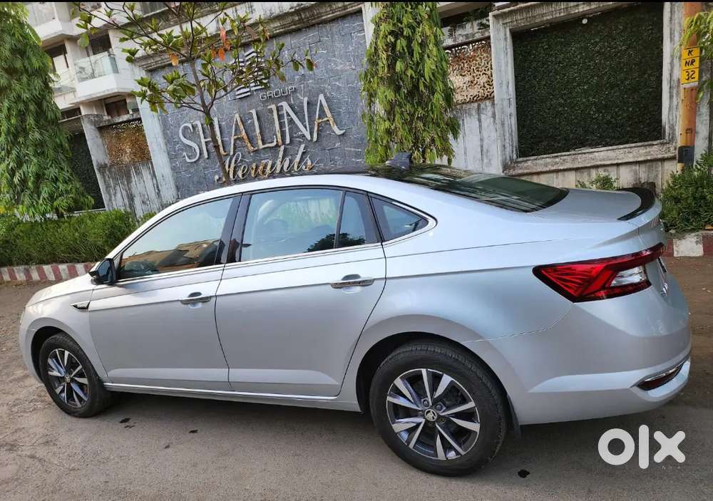 Skoda Slavia Automatic, Sunroof, Vantilated Seats, Wireless Charger