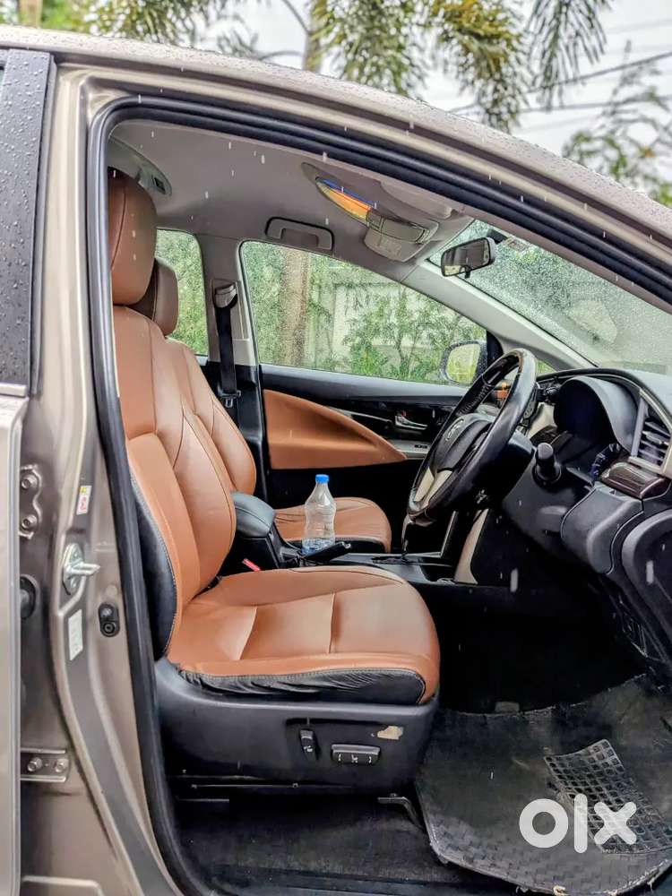 Toyota Innova Crysta 2.8 At Top 2016