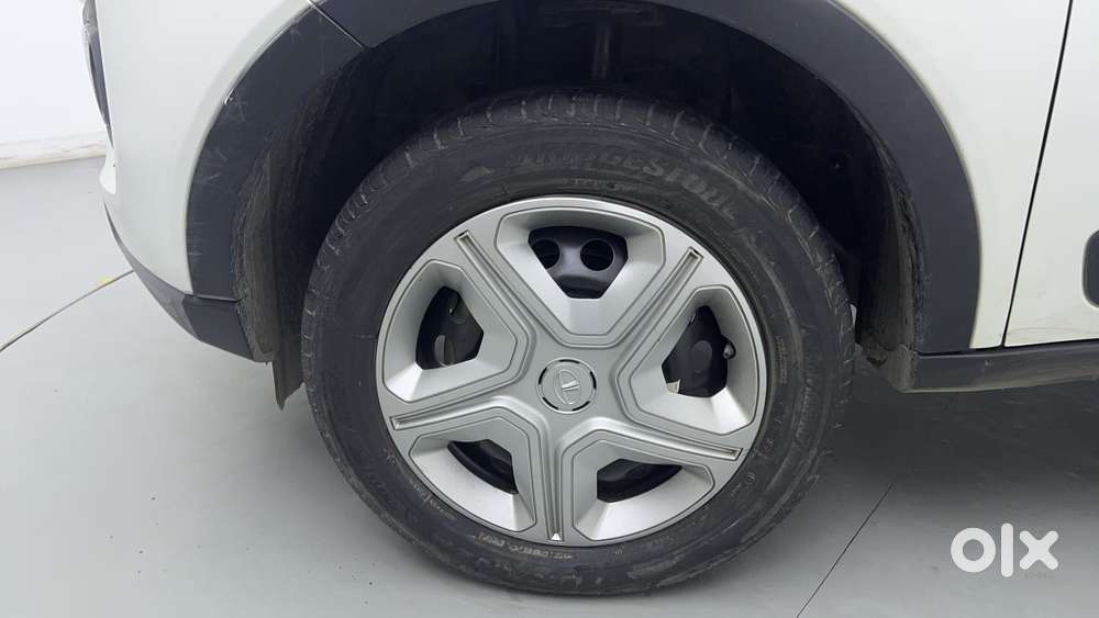 Tata Nexon 1.2 Revotron Xm (s), 2022, Petrol