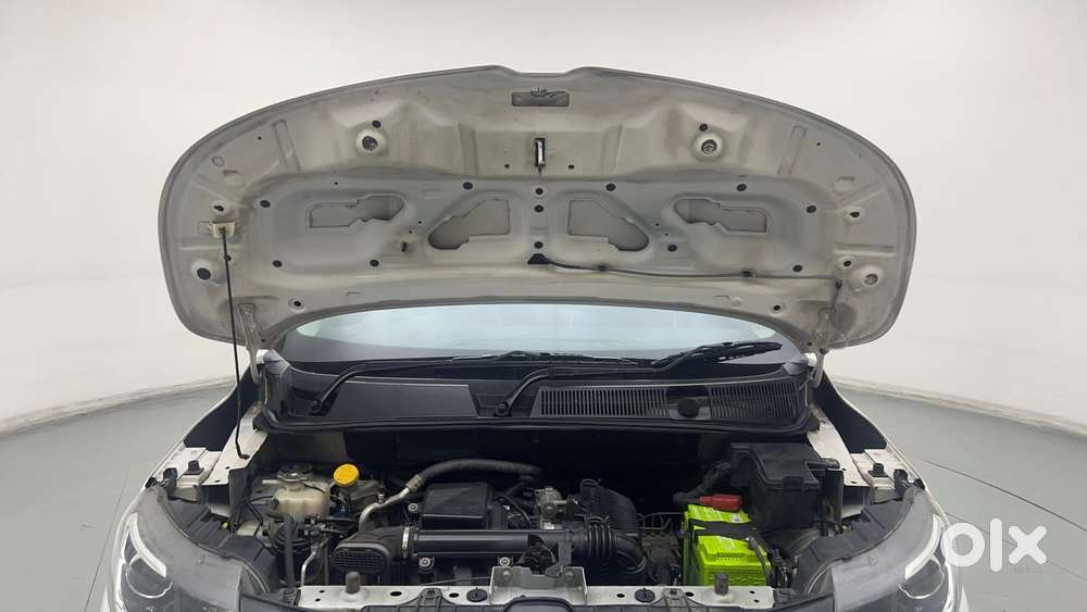 Renault Triber Rxt, 2023, Petrol