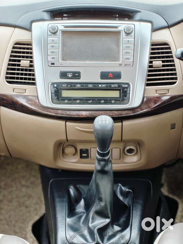 Toyota Innova 2.5 G (diesel) 7 Seater Bs Iv, 2015, Diesel