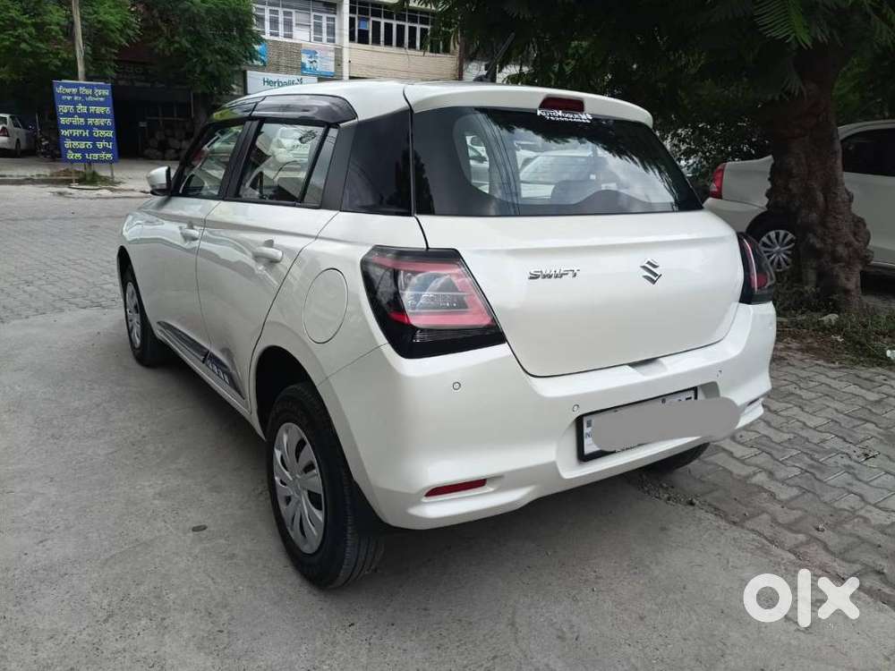Maruti Suzuki Swift Vxi Ags, 2025, Petrol