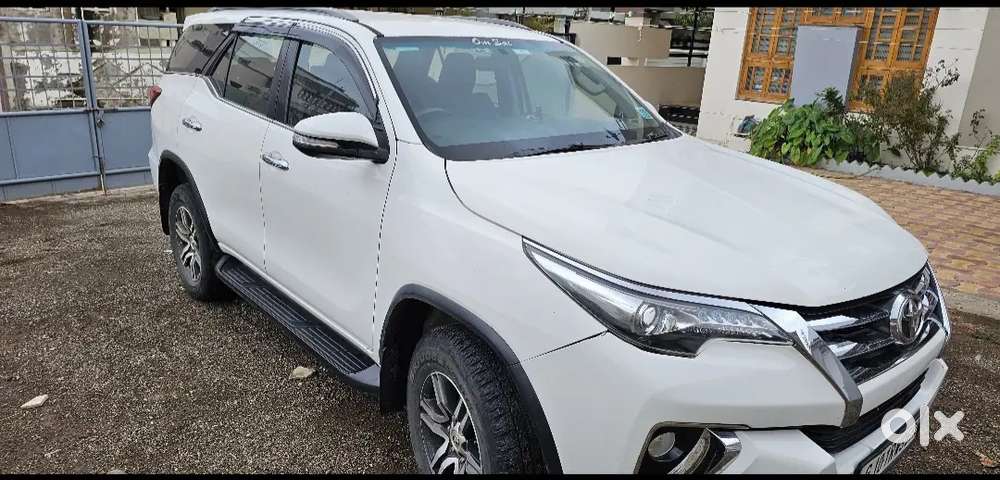 2017 Toyota Fortuner Petrol At