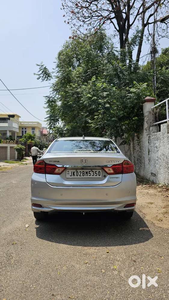Honda City V I-dtec 2015
