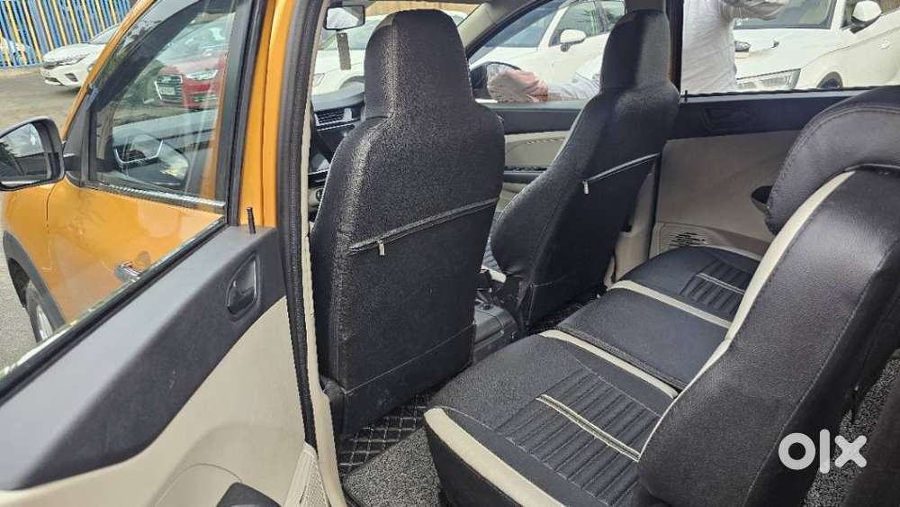 Renault Triber Rxt, 2023, Petrol
