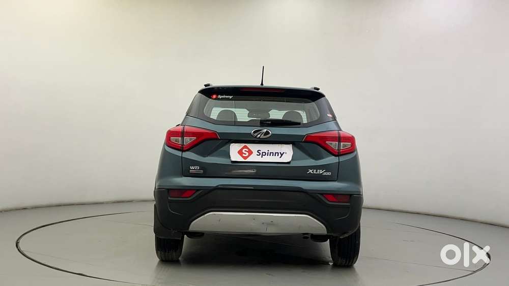 Mahindra Xuv300 1.2 W8 (o) Amt Petrol, 2022, Petrol
