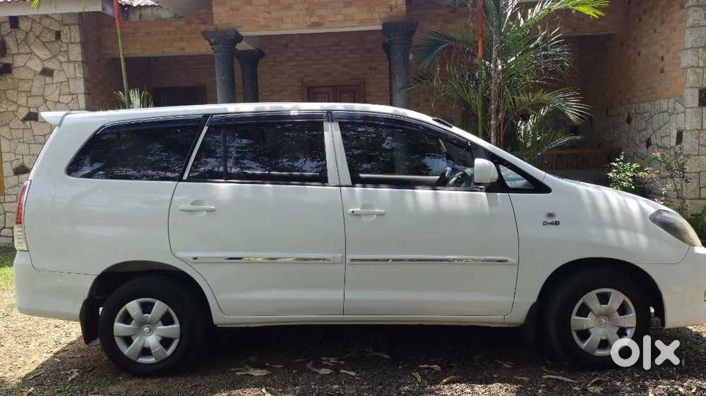 Toyota Innova 2011 Diesel Well Maintained