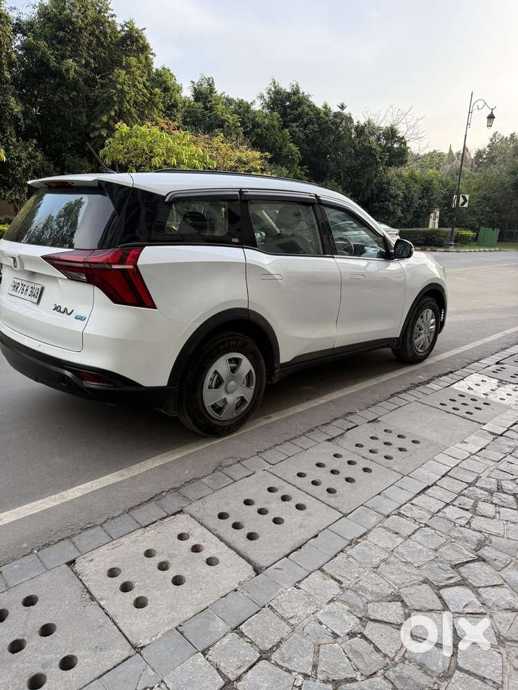 Mahindra Xuv700 2.2 Mx Diesel Mt 5 Str, 2023, Diesel