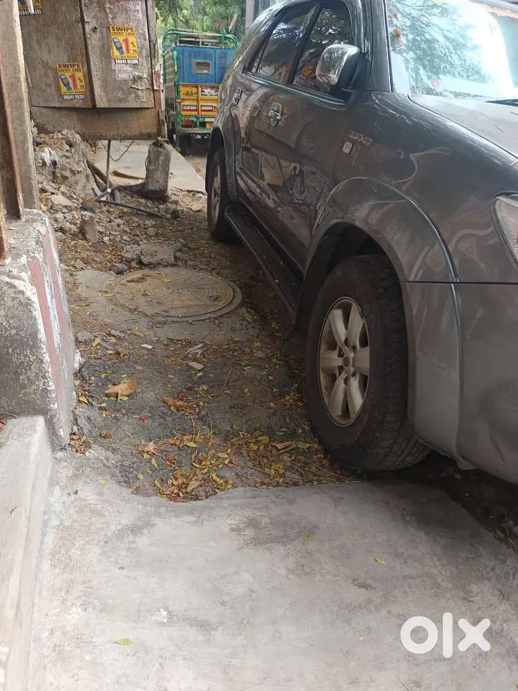 Toyota Fortuner Legender 2010 Petrol 146000 Km Driven