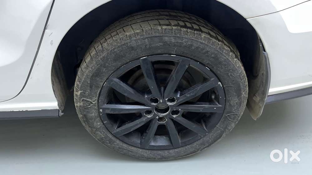 Volkswagen Vento Petrol Highline At, 2022, Petrol