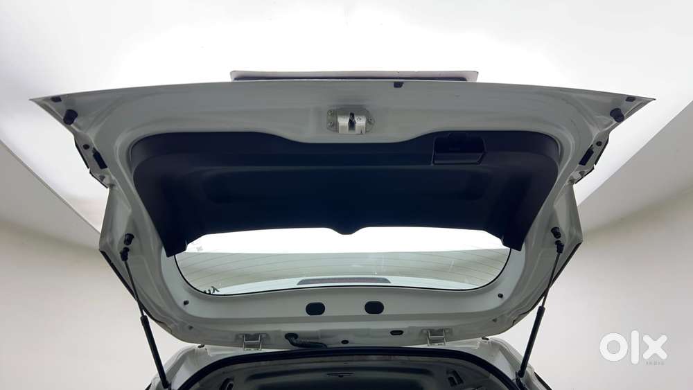 Maruti Suzuki Vitara Brezza 1.5 Zxi Plus At Dual Tone, 2024, Petrol