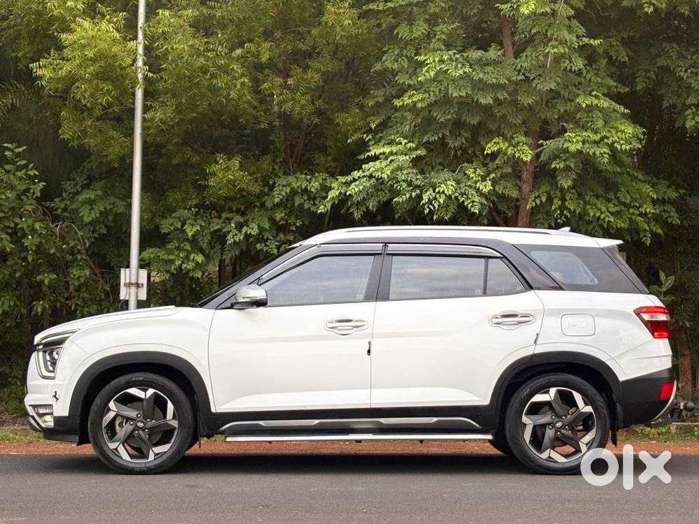 Hyundai Alcazar Platinum 7 Str 1.5 Turbo Petrol Adventure, 2023, Pet..