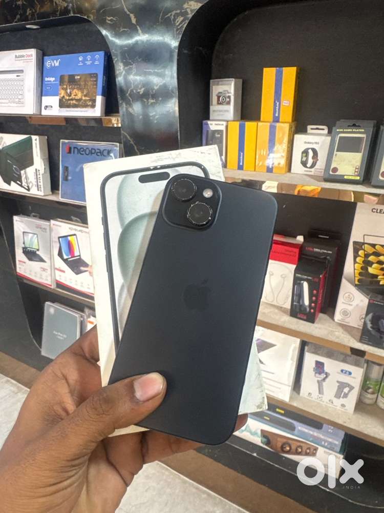 iPhone15(128GB)BH-83 black colour with store3months software available