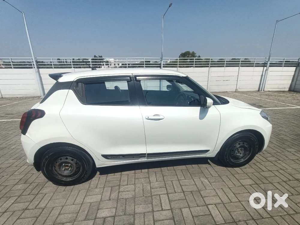 Maruti Suzuki Swift Vxi, 2022, Petrol