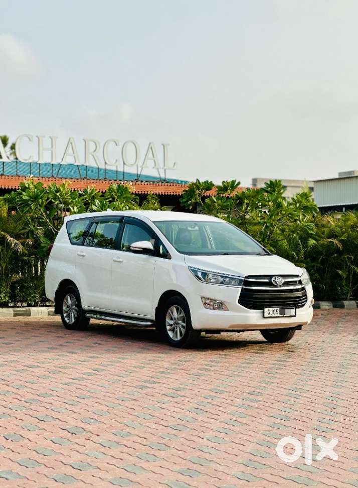 Toyota Innova Crysta G 8 Str, 2016, Diesel