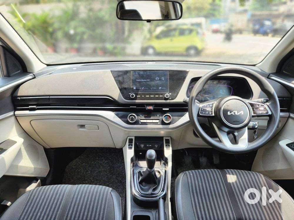 Kia Carens 1.5 Prestige 7 Str, 2023, Petrol