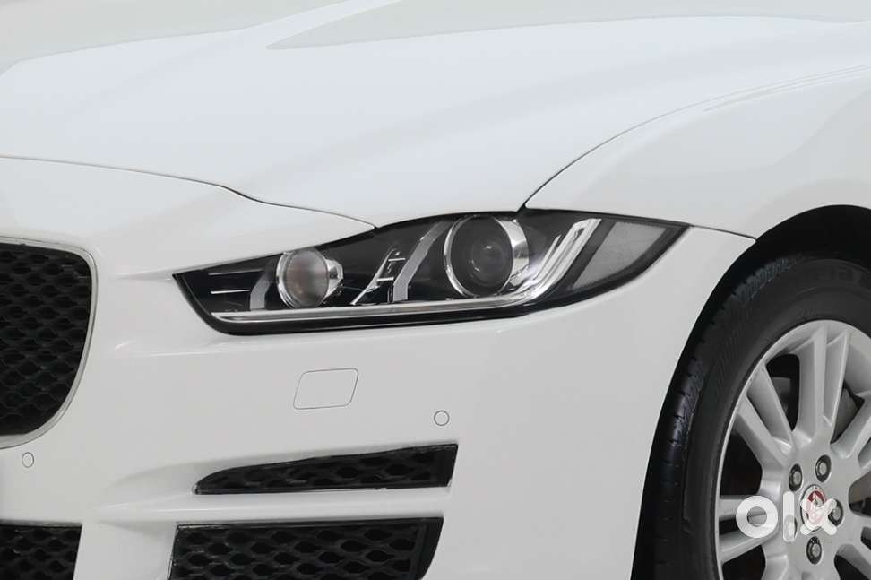 Jaguar Xe Portfolio, 2018, Petrol
