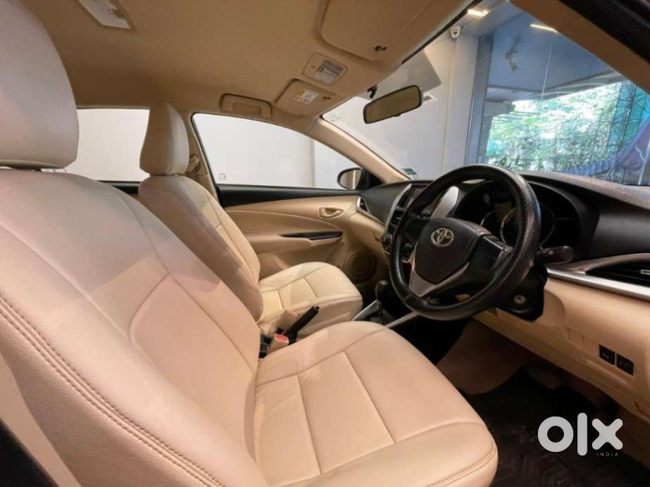 Toyota Yaris J Cvt, 2020, Petrol