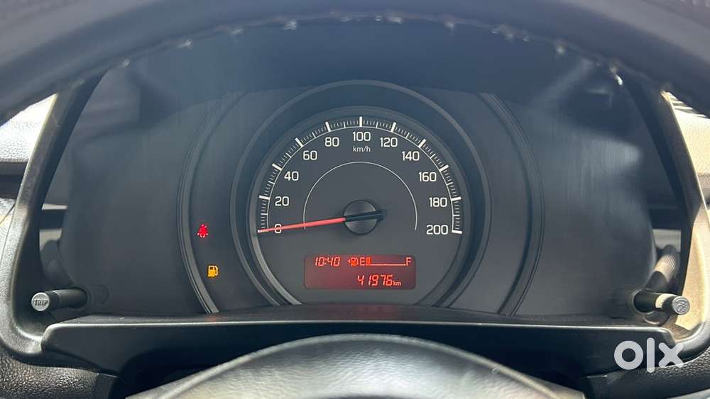 Maruti Suzuki Swift 2022 Petrol 42000 Km Driven