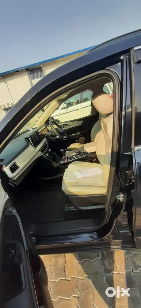 Mahindra Xuv700 2023 Diesel 60500 Km Driven