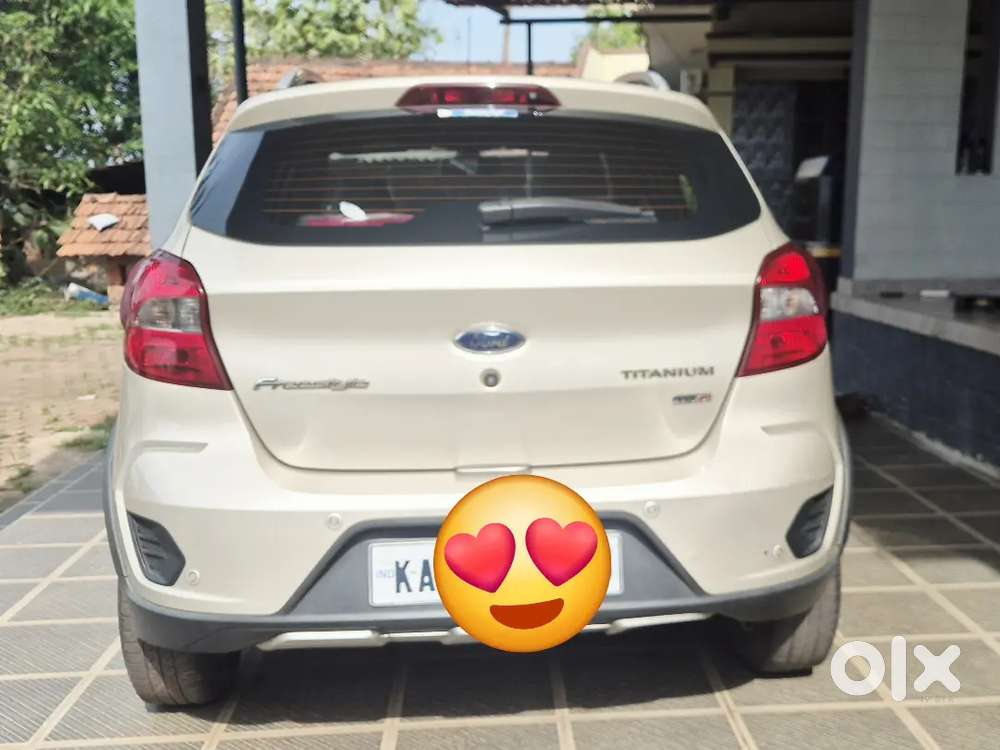 Excellent Condition Single Owner Car  Full Showroom Service
