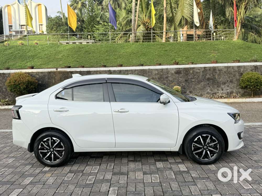 Maruti Suzuki Swift Dzire Zxi+ Amt, 2025, Petrol