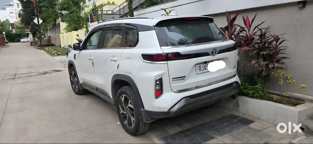 Toyota Urban Cruiser Hyryder 2023 Petrol 23000 Km Driven