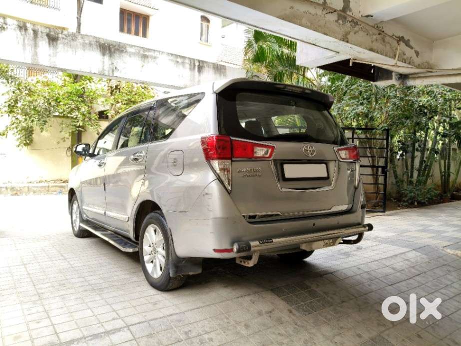 Toyota Innova Crysta 2.4 V 8 Str, 2016, Diesel