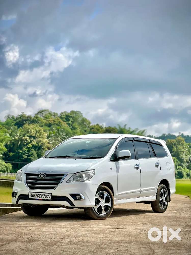 Toyota Innova 2.5 2015 (registerd In Kl 55)