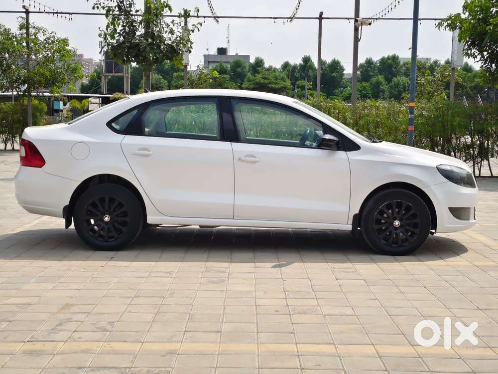 Skoda Rapid 1.5 Tdi At Ambition Plus, 2016, Diesel