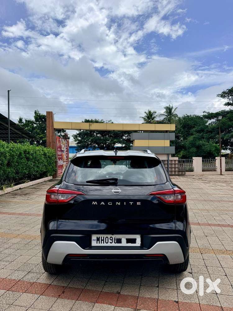 Nissan Magnite 1.0 Xv Premium, 2023, Petrol