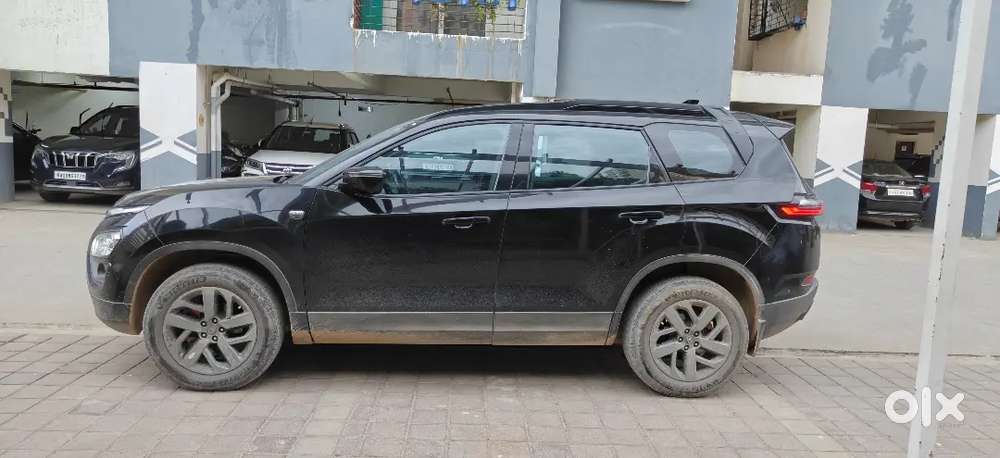 Tata Safari Top End Diesel Red Dark Edition 2023