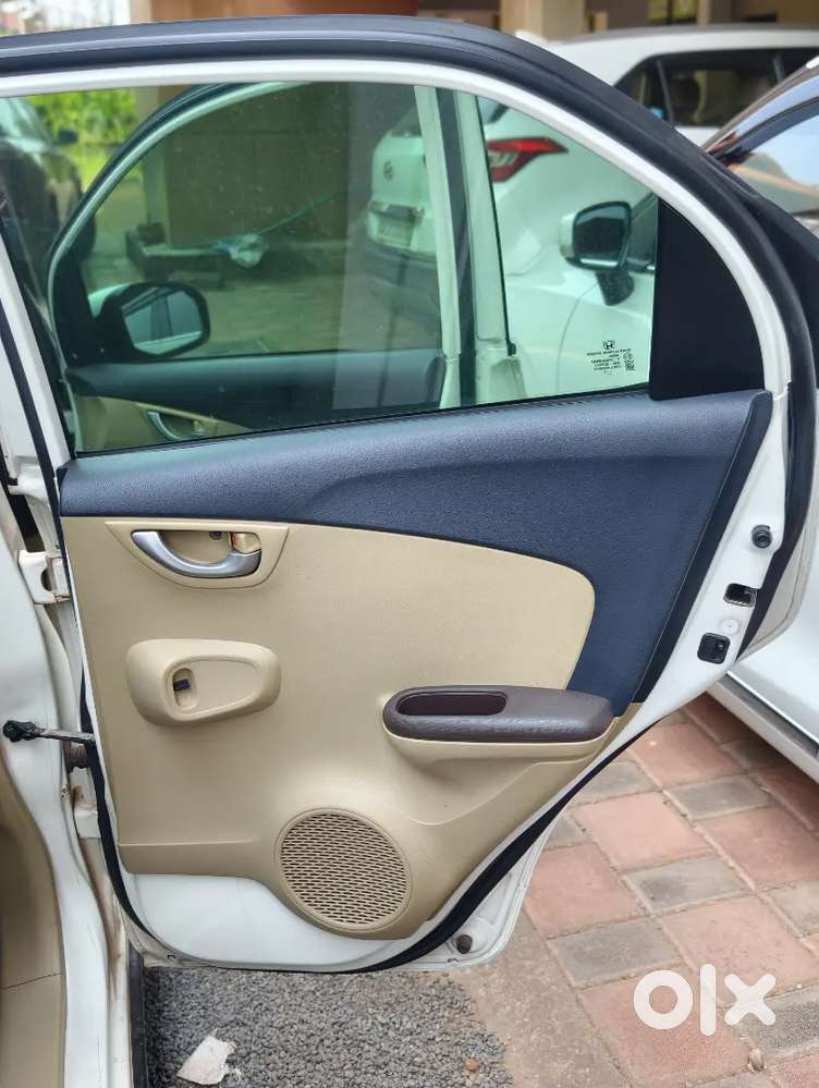 Honda Brio 2014 Petrol Well Maintained