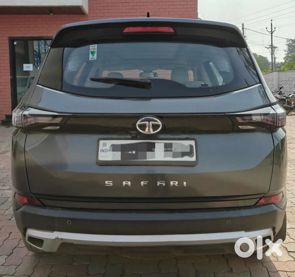 Tata Safari Diesel Automatic Top Model