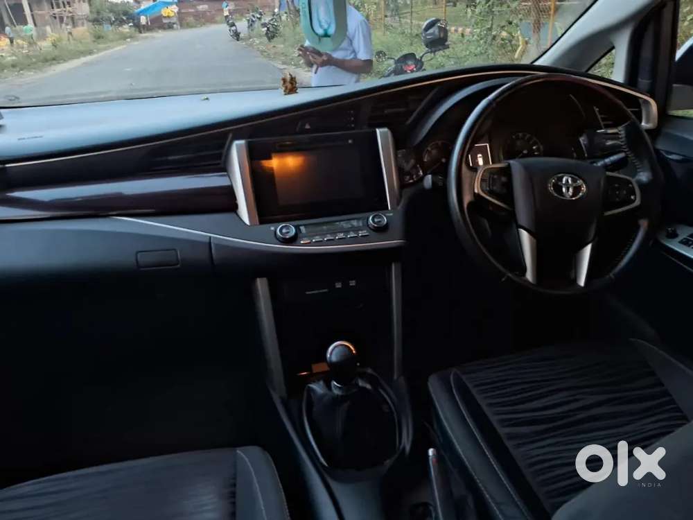 Toyoto Innova Crysta