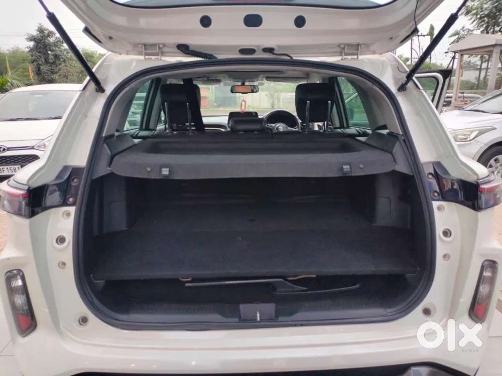 Maruti Suzuki Grand Vitara 1.5 Alpha Plus Intelligent Hybrid Ecvt, 2..