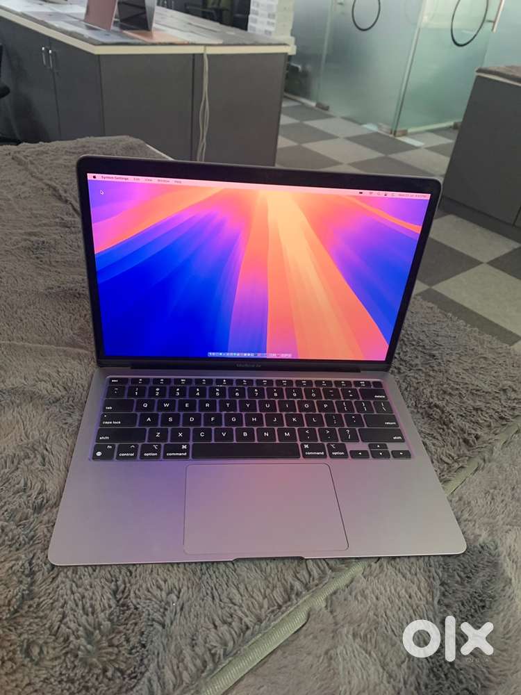 Apple MacBook Air M1 2020 13inch 8GB 512GB Warranty