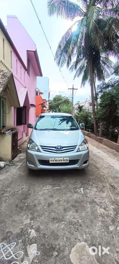 Toyota Innova 2010 Diesel Well Maintained