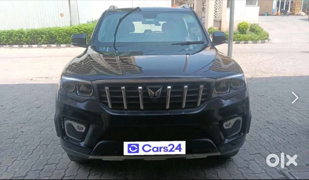 Brand New Mahindra Scorpion Z8l 2024,  Black