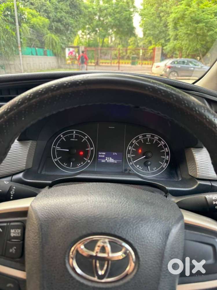 Toyota Innova Crysta 2.4 G Mt, 2023, Diesel