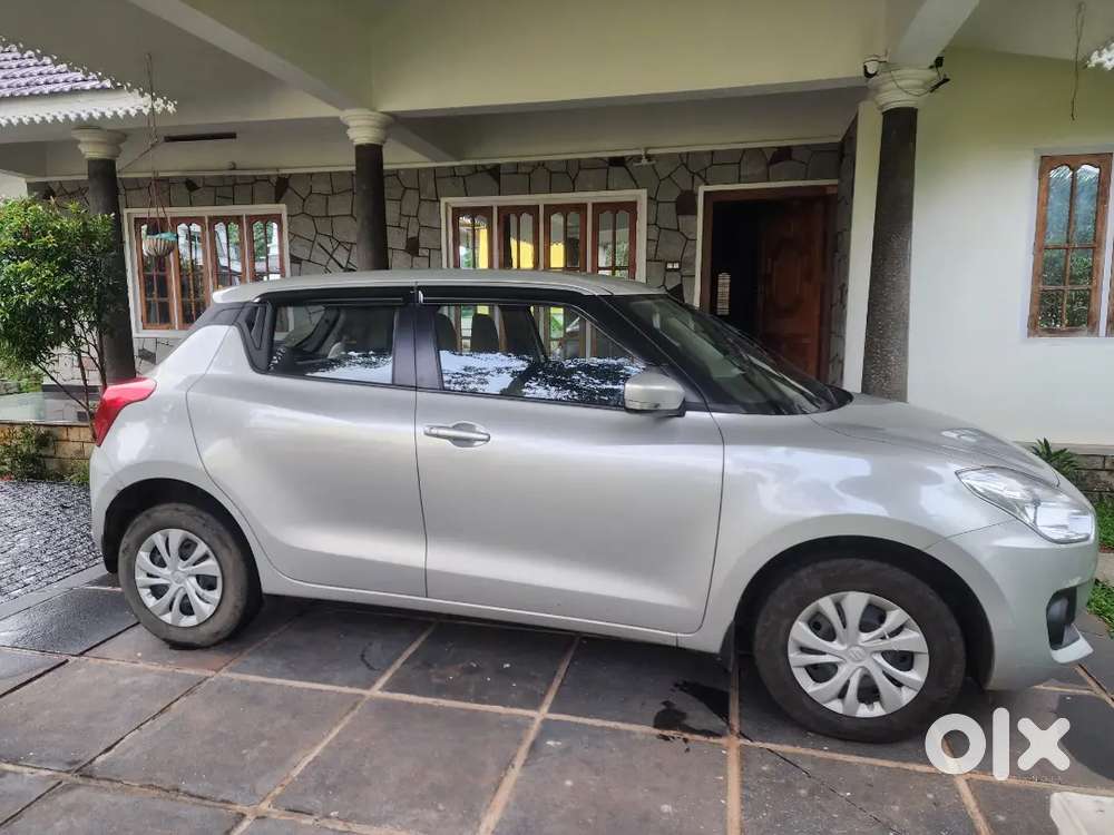 Swift 2021 Vxi Automatic(silver Colour)