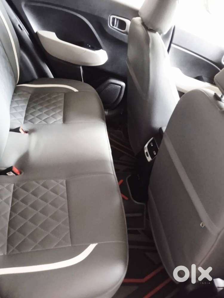 Hyundai Venue Kappa 1.2l Mt S (2022) Petrol - 22,673 Km